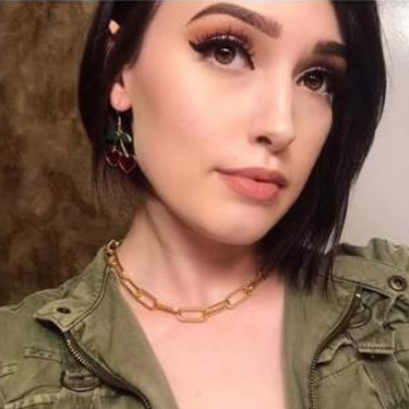 Cherry Heart Earrings - Picture 5 of 5